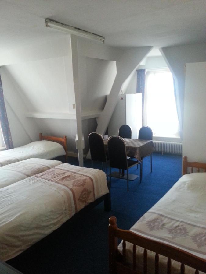 All-In Hotel 登博斯 外观 照片